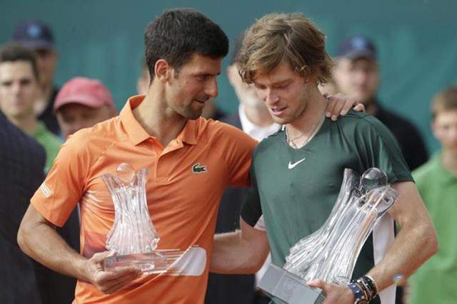 接造成进球 接造成进球